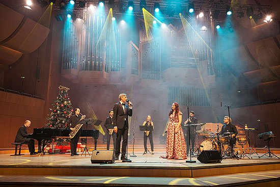  Traditionskonzert „Weihnachten im Gasteig“ als kostenlosem Stream lässt  das lange Warten am Nachmittag des 24.12.2020  stimmungsvoll versüßen (©Foto:Benedikt Felten)